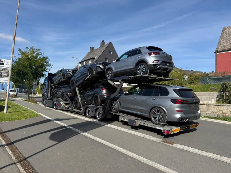 Auto geladen door Benedictus Transport Harkema